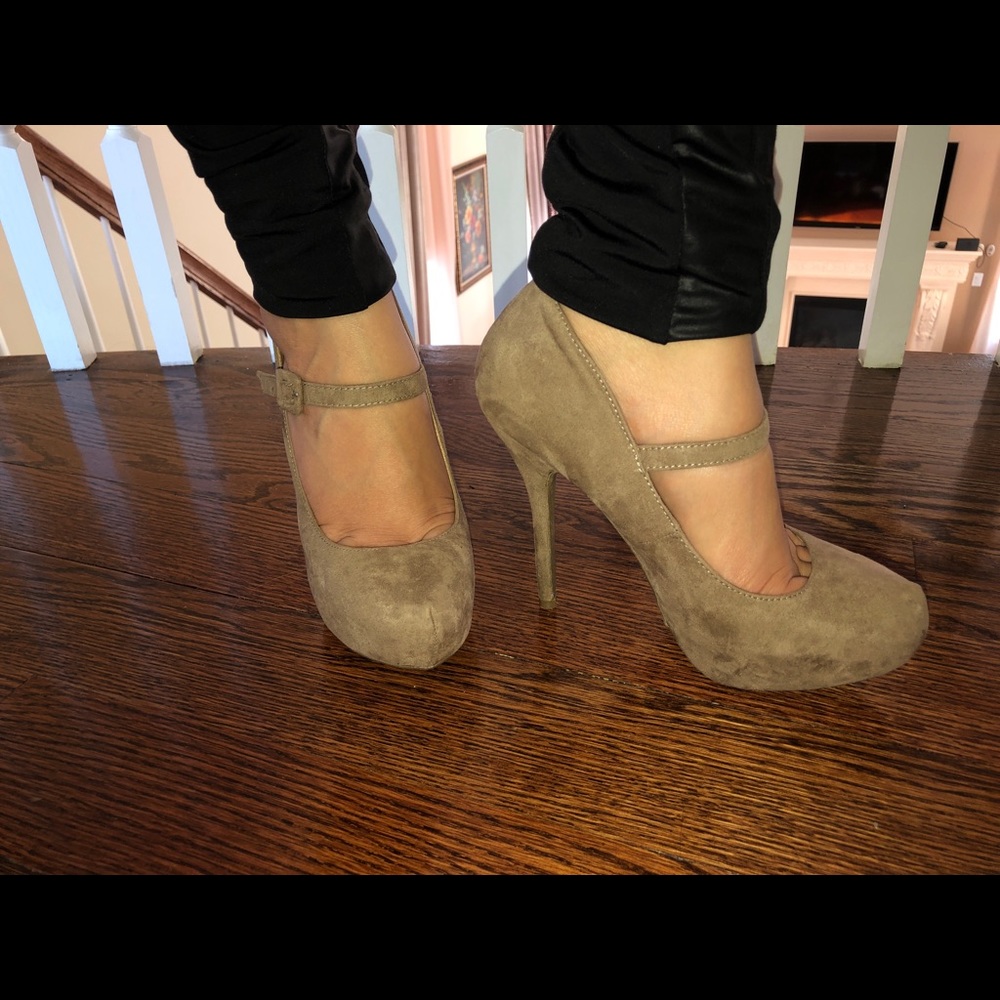 Nude heels with straps
